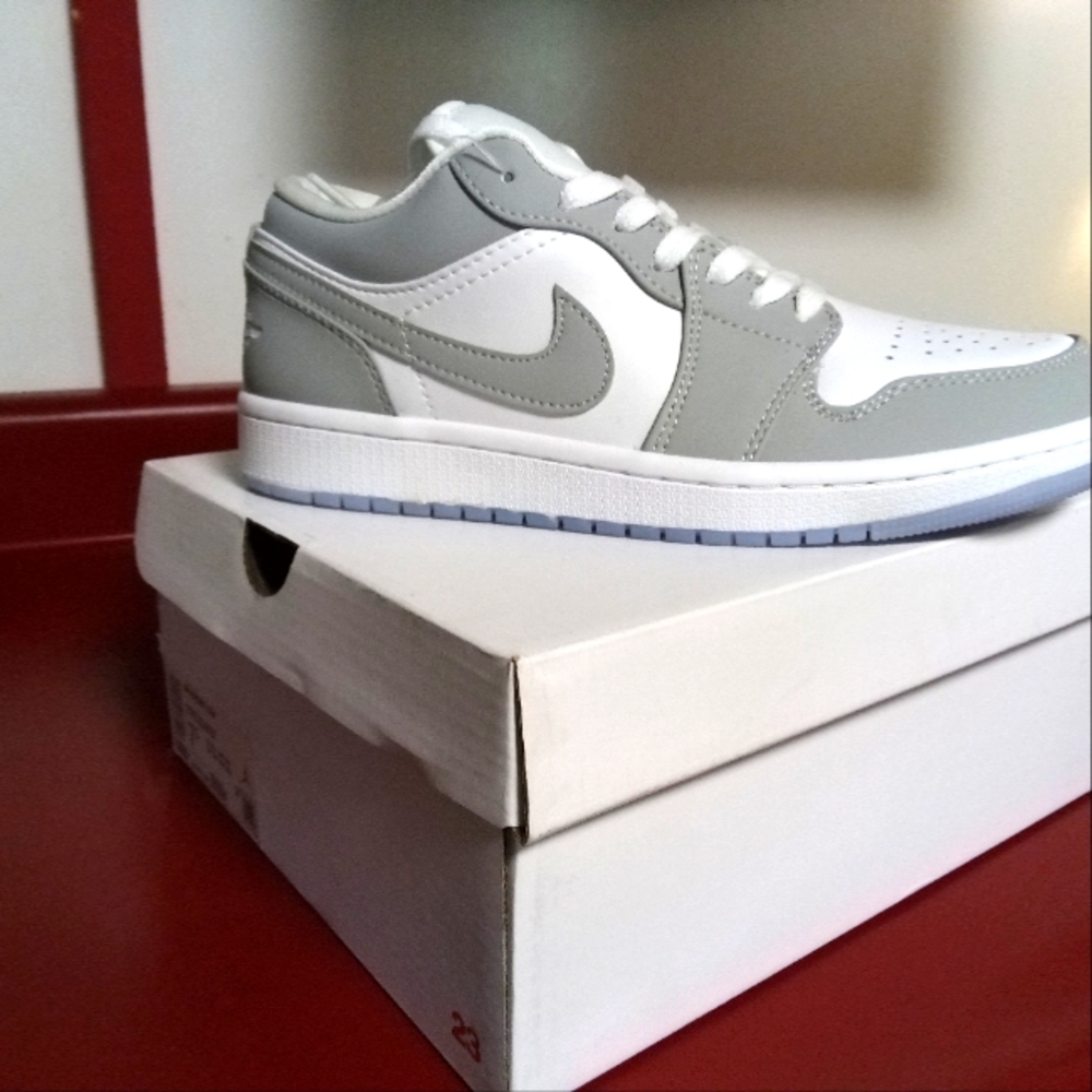 NIKE 1